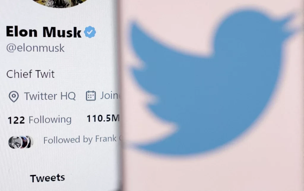 Dlaczego Twitter pokazuje tweeta Elona Muska?