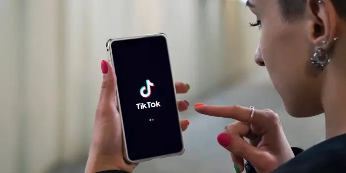 Jak włączyć i wyświetlić historię oglądania TikTok?