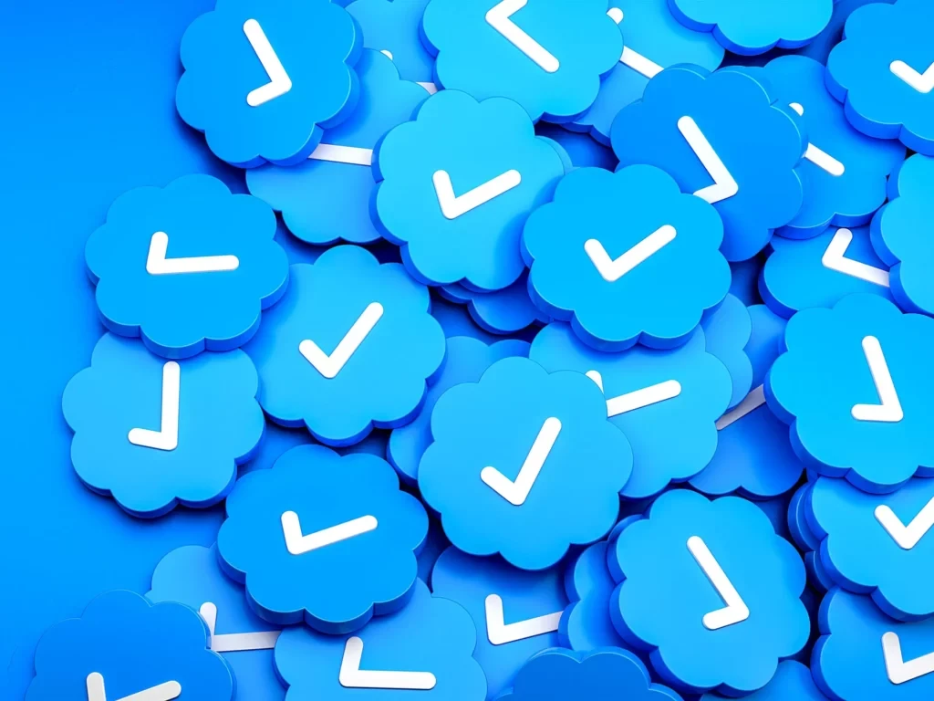 Twitter Blue kontra Meta Verified: Priorytetowe wsparcie