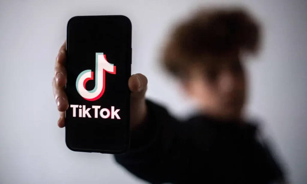 Jak zgłosić sugerowane wyszukiwania na TikTok?