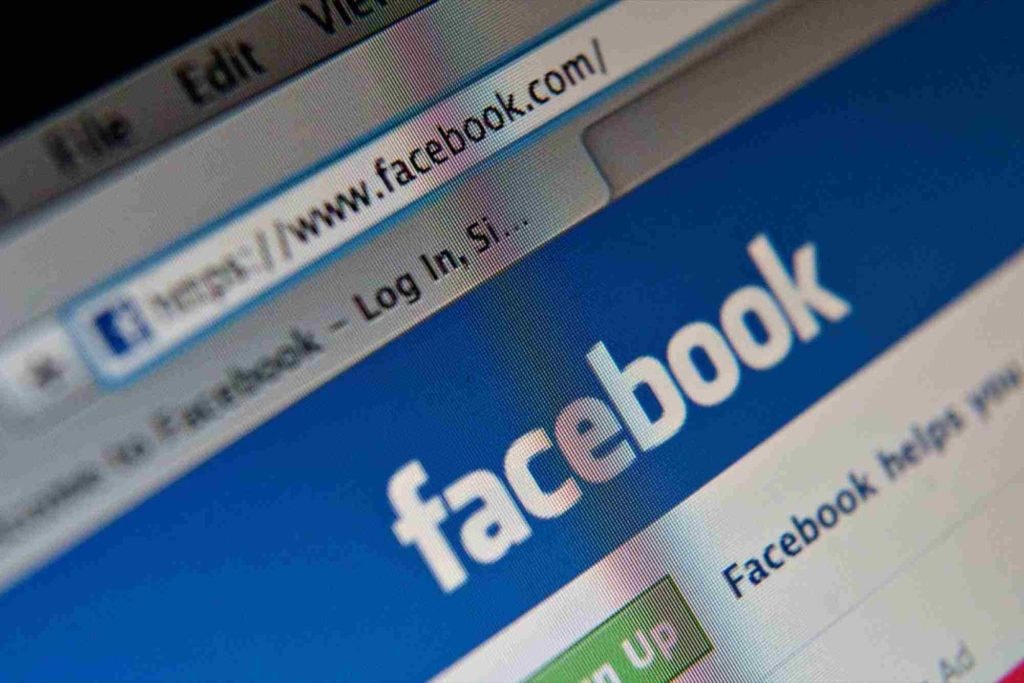 Zawartość karuzeli na Facebooku | Jak utworzyć post karuzelowy